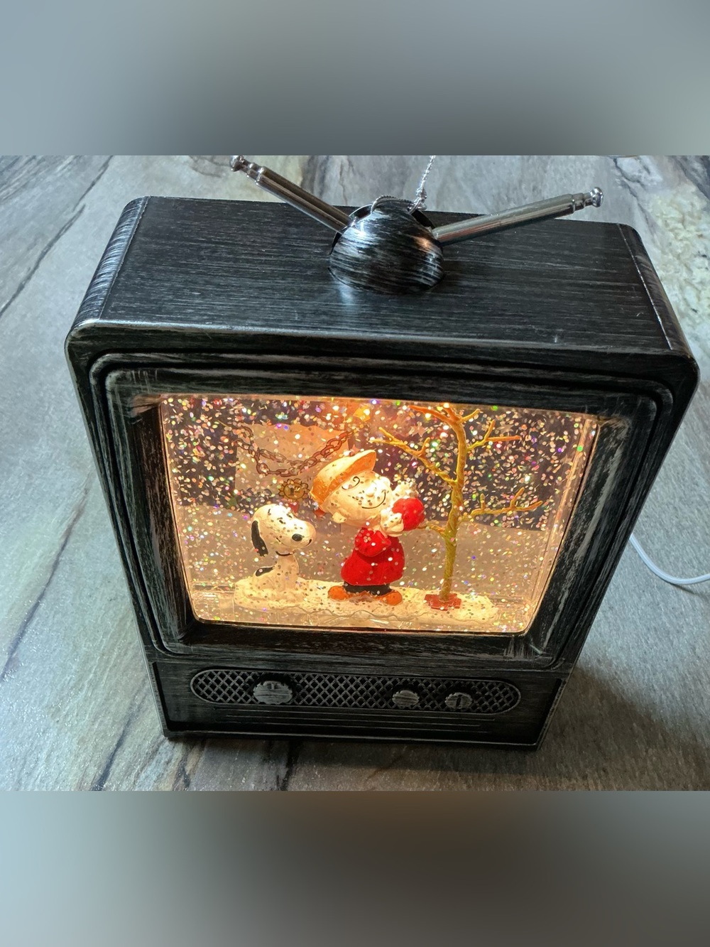 Peanuts Snoopy Television LED Christmas Decorative Globe